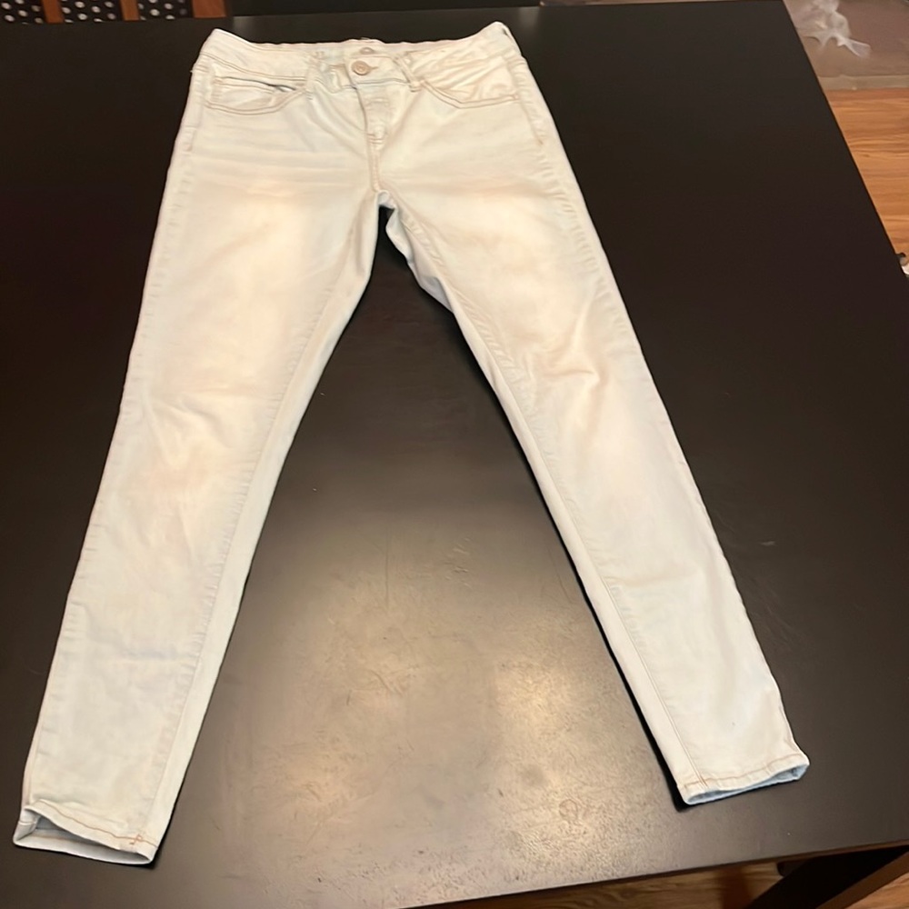 So size 11 New Lightest Blue/white stretch
